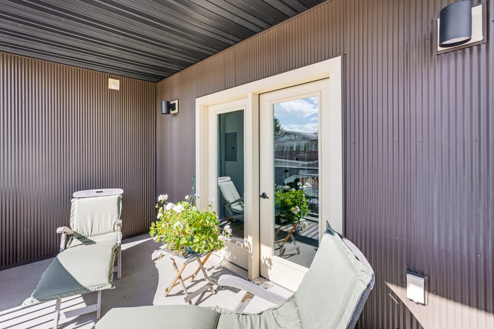 Game Day Hub! 1/2 Mi to MSU & Bobcat Stadium Apartment in Bozeman