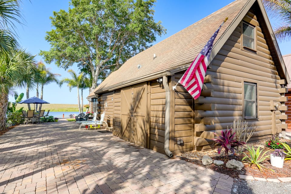 Dock & Views! Waterfront Cabin on Lake Okeechobee House in Lake Okeechobee