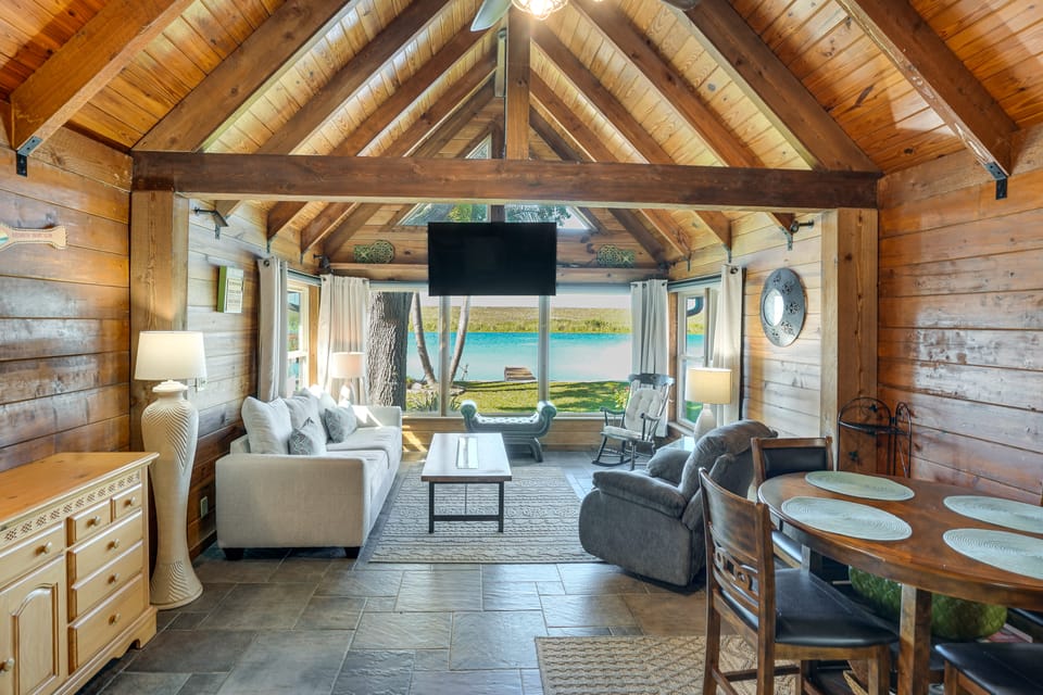 Dock & Views! Waterfront Cabin on Lake Okeechobee House in Lake Okeechobee