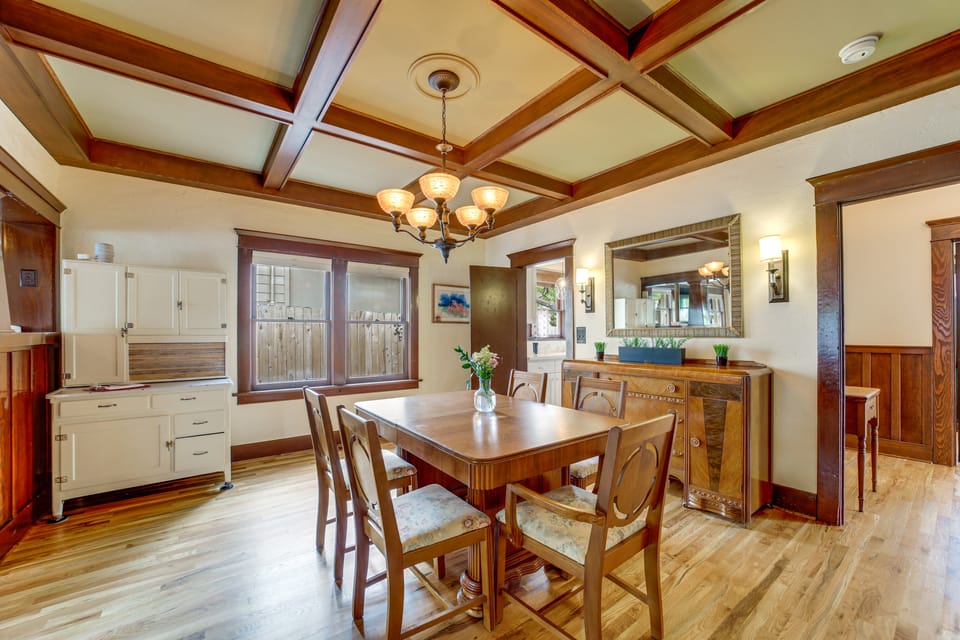3 Blocks to Plaza! Historic Prescott Gem w/ Grill House in Prescott