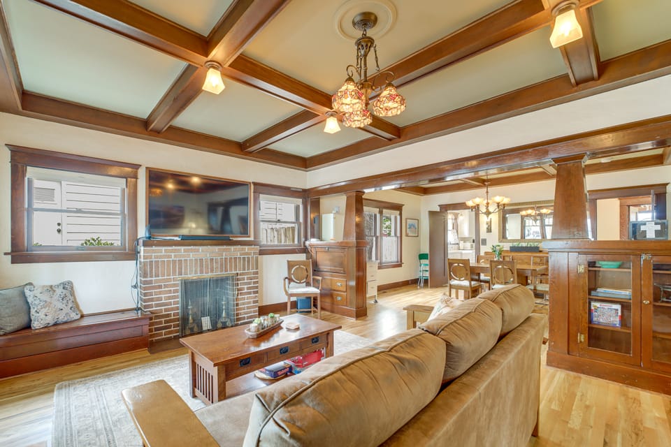 3 Blocks to Plaza! Historic Prescott Gem w/ Grill House in Prescott