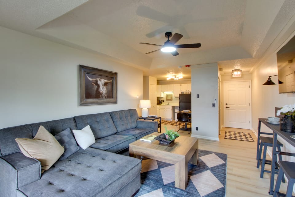 Unique Aparthotel Stay 15 Mi to Overland Park Apartment in Ozark Mountains