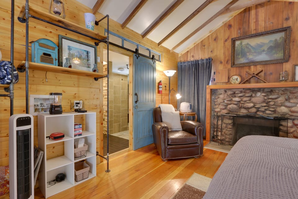 Fish & Hike! Hot Tub Haven 2 Mi to Estes Park House in Rocky Mountain National Park