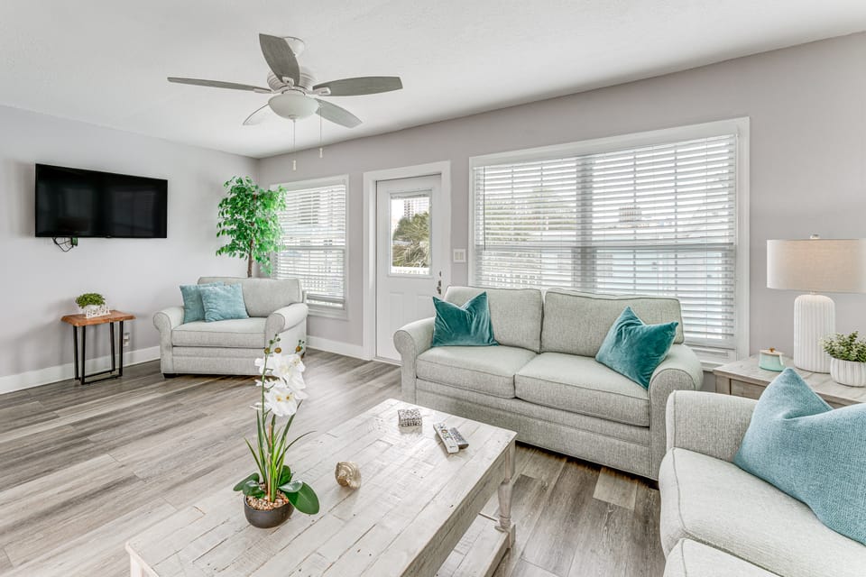 Elegant Waterfront Condo w/ Views in Pompano Beach Apartment in Pompano Beach