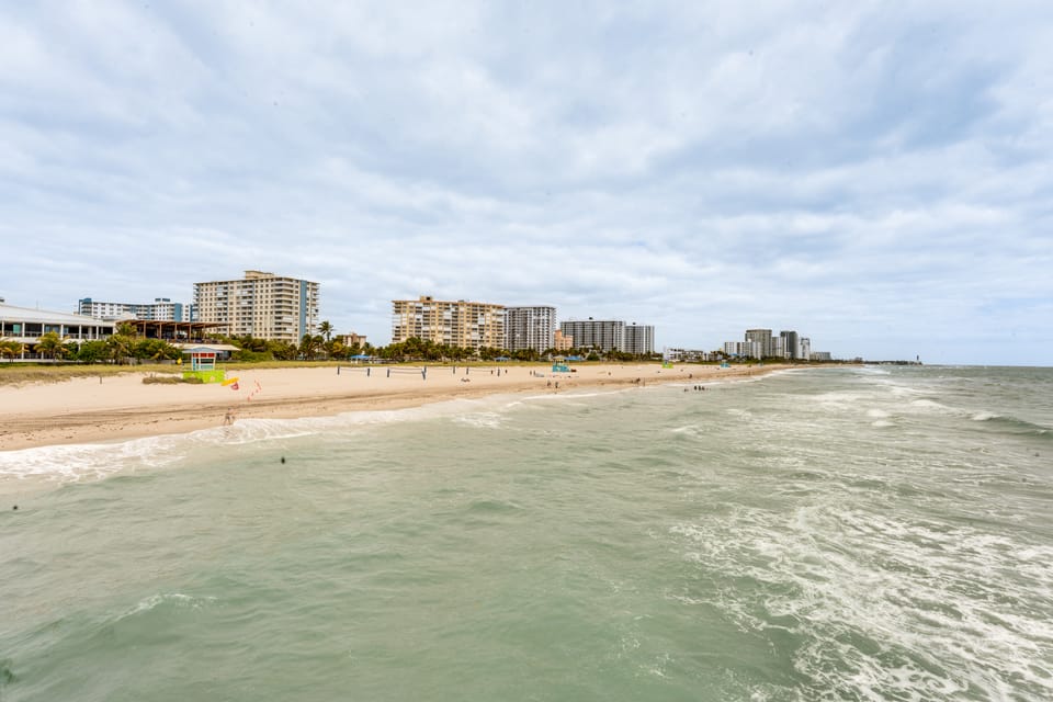 Elegant Waterfront Condo w/ Views in Pompano Beach Apartment in Pompano Beach