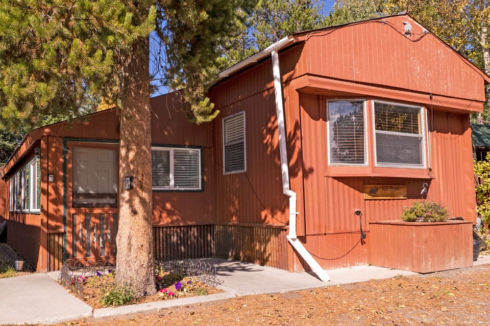 'Elk Home' - Yellowstone Basecamp < 1 Mi to Park! House in West Yellowstone