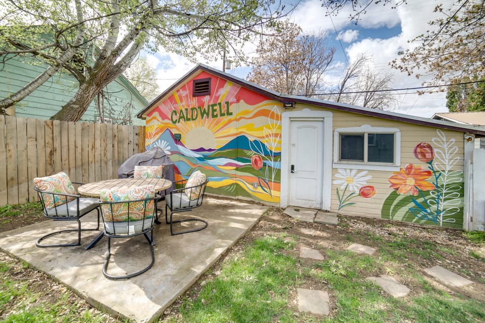 Walkable Apt in Dtwn Caldwell! Near Campus Events Apartment in Caldwell