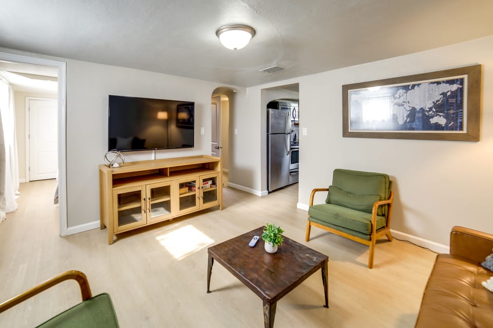 1 Mi to College of Idaho! Walkable Downtown Apt Apartment in Caldwell
