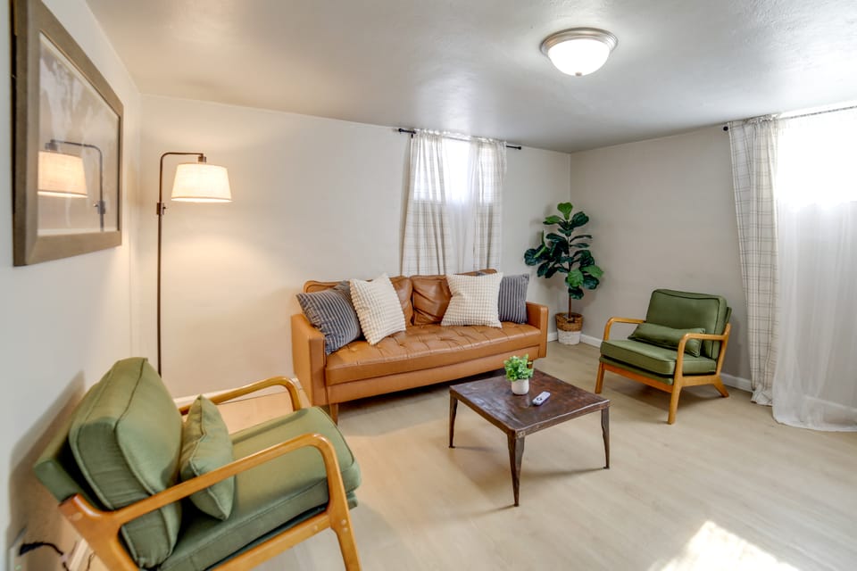 1 Mi to College of Idaho! Walkable Downtown Apt Apartment in Caldwell
