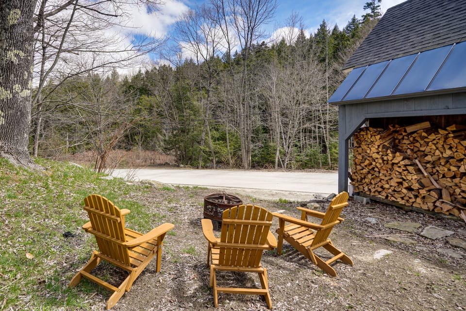 Peaceful All-Season Getaway for Families in Ludlow House in Vermont