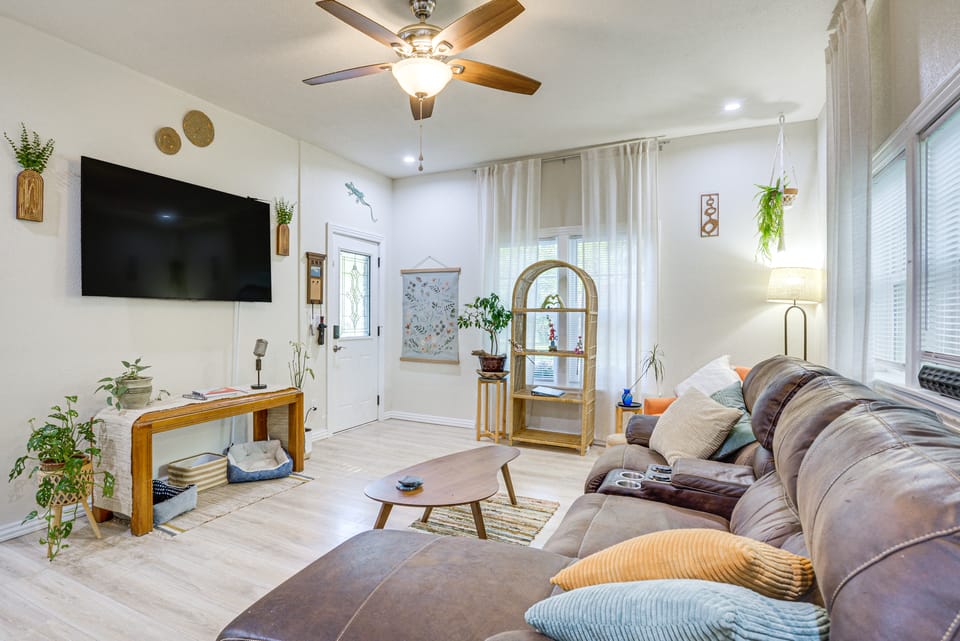 Boho Home w/ Deck & Yard in Republic, Pets Welcome House in Missouri