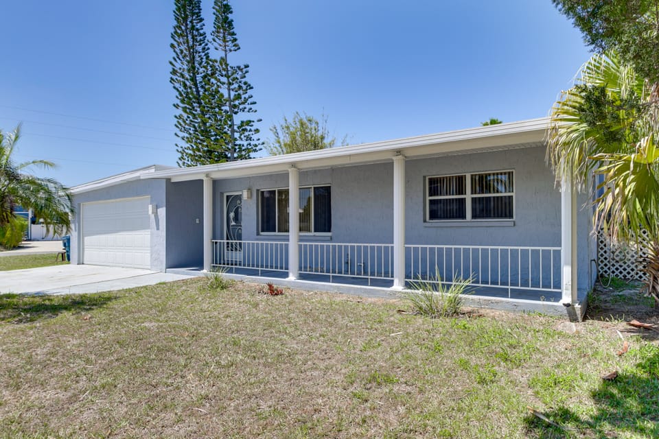 Dockside Hernando Beach Retreat w/ Canal Access House in Hernando Beach