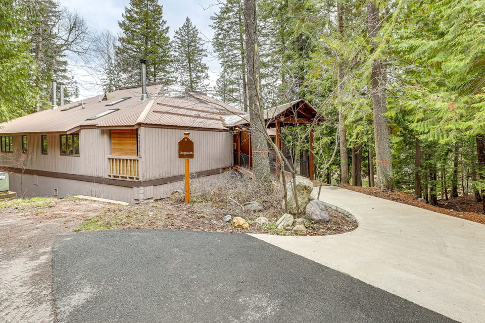 Whitefish Lake Couples Escape w/ Community Perks! Apartment in Whitefish