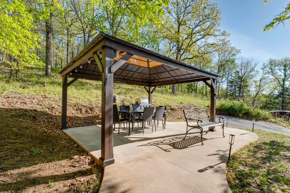 Private Cabin in the Woods, Mtn Biking, Elk River House in Ozark Mountains