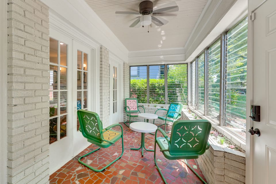 Walk to Amphitheater, BJCC & Stadium: 1920s Gem! House in Birmingham