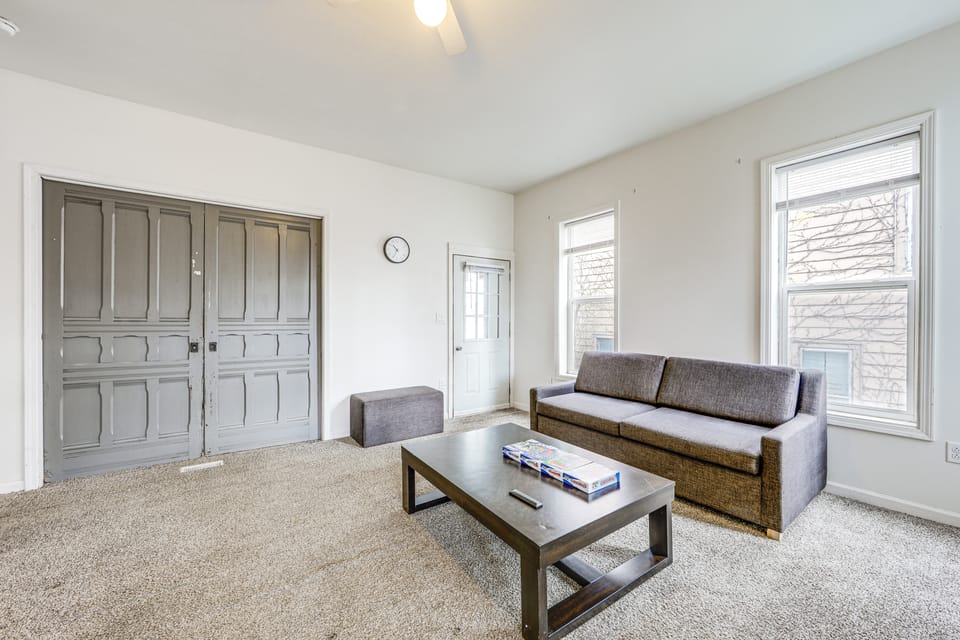 1 Mi to Erie Canalway Trail! Condo w/ Grill Apartment in Adirondack Mountains