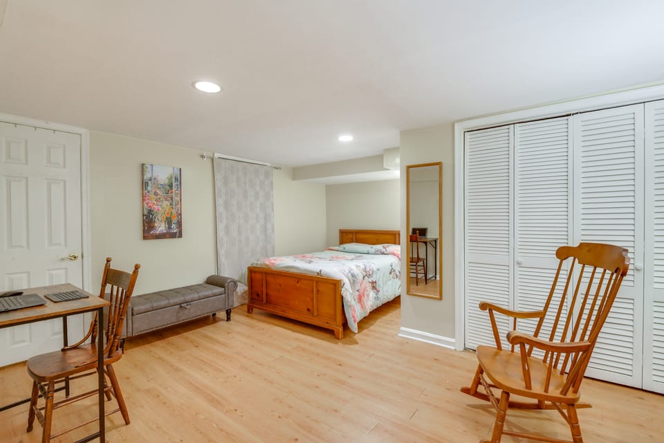 Gateway to Downtown Baltimore! Cozy & Private Unit Apartment in Towson
