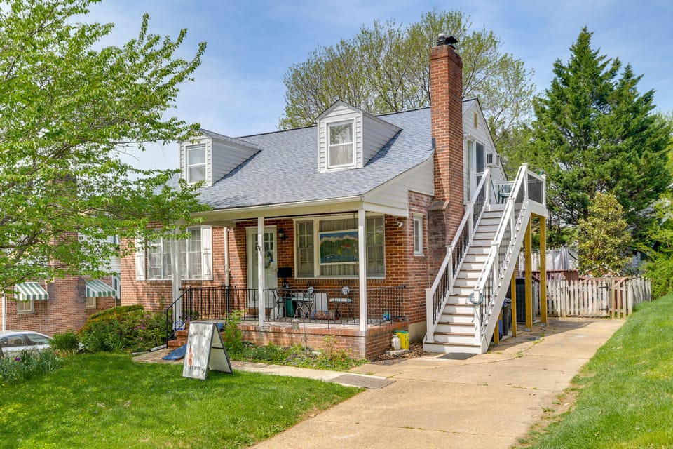 Gateway to Downtown Baltimore! Cozy & Private Unit Apartment in Towson