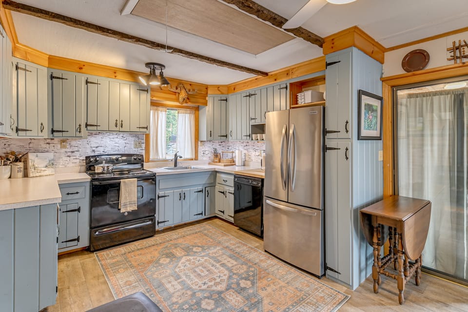 Cottage w/ Shared Beach, Great Views, Walk to Town House in Schroon Lake