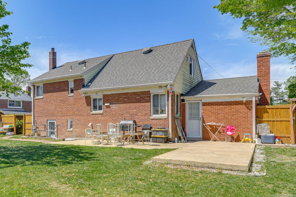 12 Mi to Nat'l Mall: Cozy Apt w/ Shared Patio Apartment in Springfield