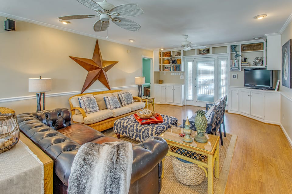 Steps to Shore! Canal-Front Escape in Holden Beach House in Holden Beach