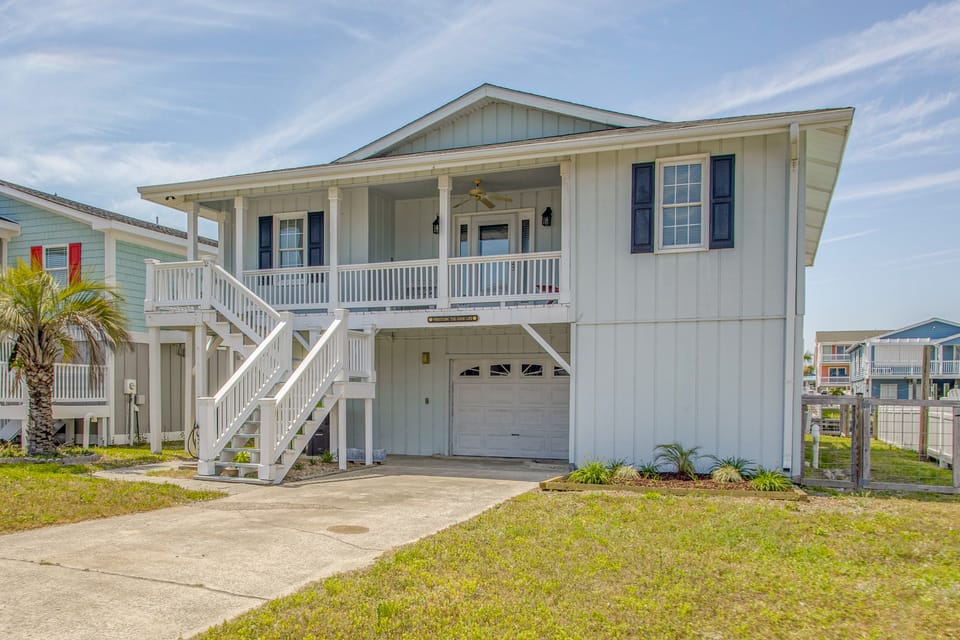 Steps to Shore! Canal-Front Escape in Holden Beach House in Holden Beach