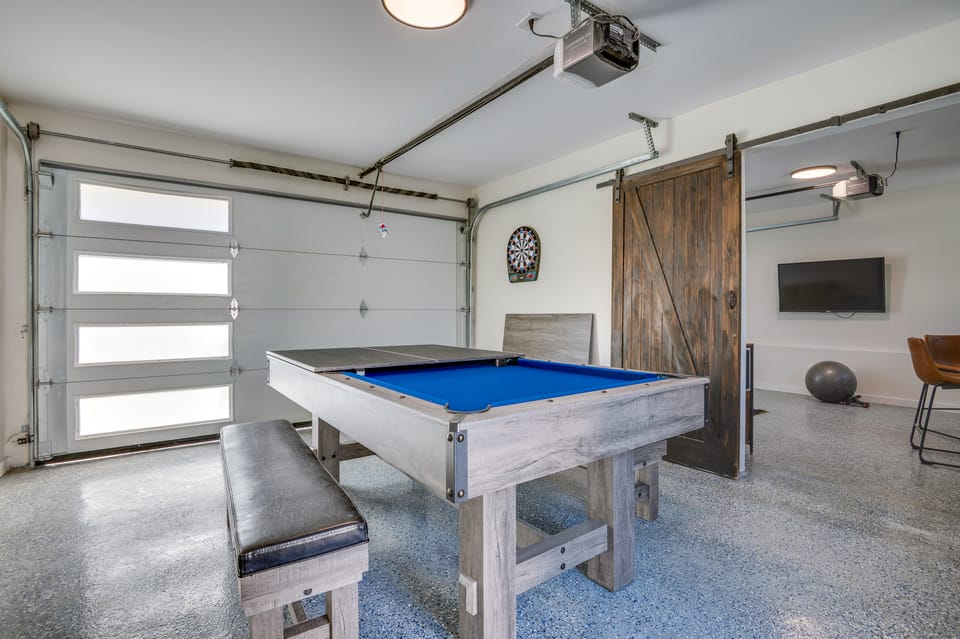6 Mi to SoFi Stadium! Sleek LA Apartment w/ Yard Apartment in Los Angeles