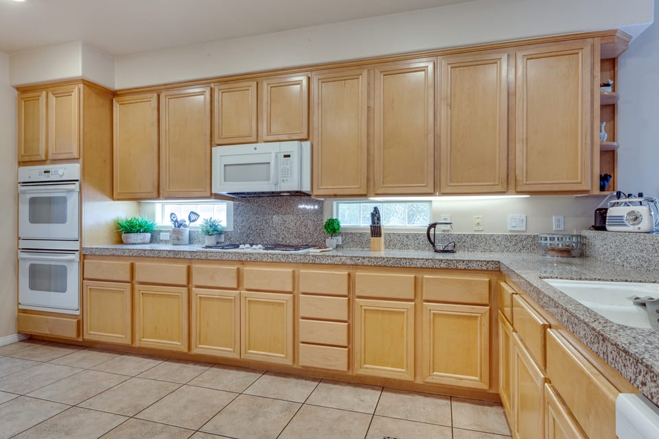 Country Club Perks! Indio Golf Haven on Fairway House in La Quinta