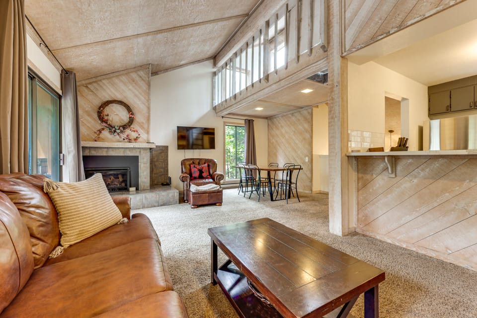 2 Mi to Dorabella Cove: Dog-Friendly Townhouse! Apartment in Shaver Lake