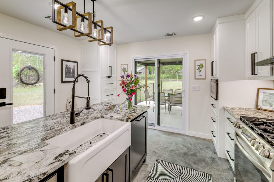 Modern-Style Home w/ Patio, Near Greers Ferry Lake House in Greers Ferry Lake