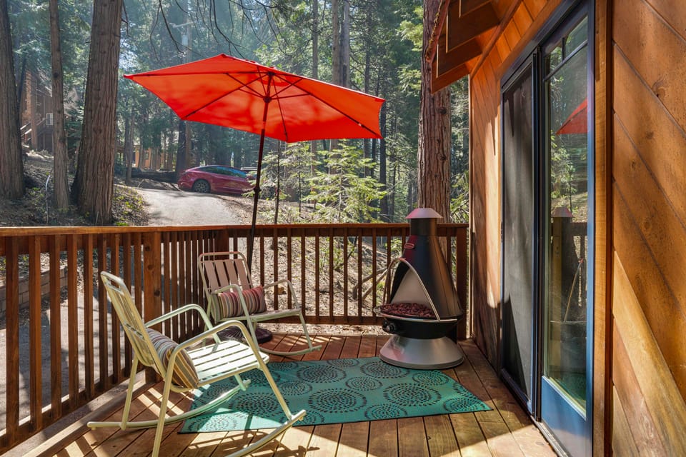 Dog-Friendly Cabin 3 Mi to Big Trees State Park! House in Dorrington