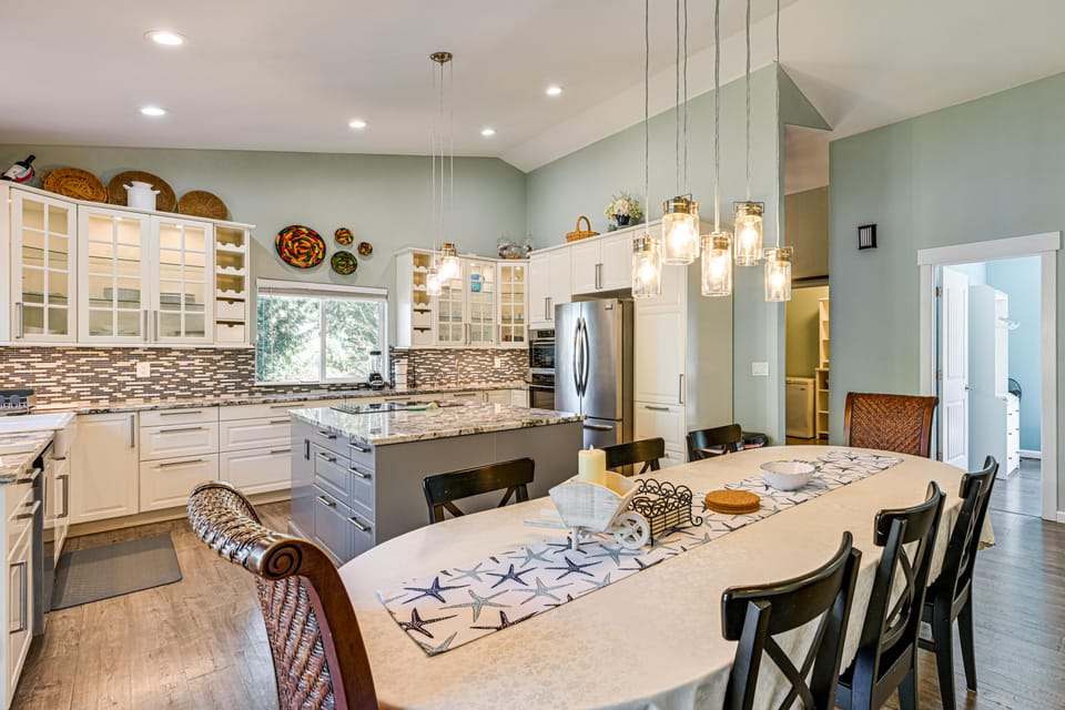 Private Beach & Hot Tub! Family Gem on Puget Sound House in Puget Sound