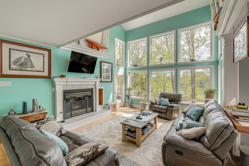 'Almost Heaven' Coan River Waterfront Home & Dock House in Maryland