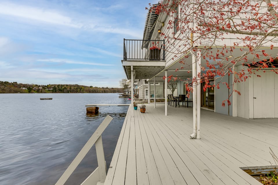 Tranquil Waters: Modern Bolton Escape on the Lake House in Connecticut