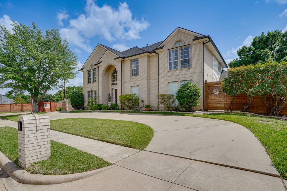 Private Outdoor Oasis! Luxe Bedford Getaway w/ Gym House in Bedford