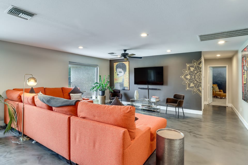 Vegas Getaway w/ Extra-Deep Pool, 5 Mi to Strip! House in Spring Valley