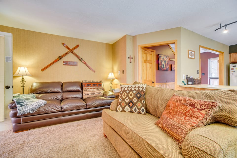 Walk to Angel Fire Resort! Mtn-View Condo Near Fun Apartment in Angel Fire