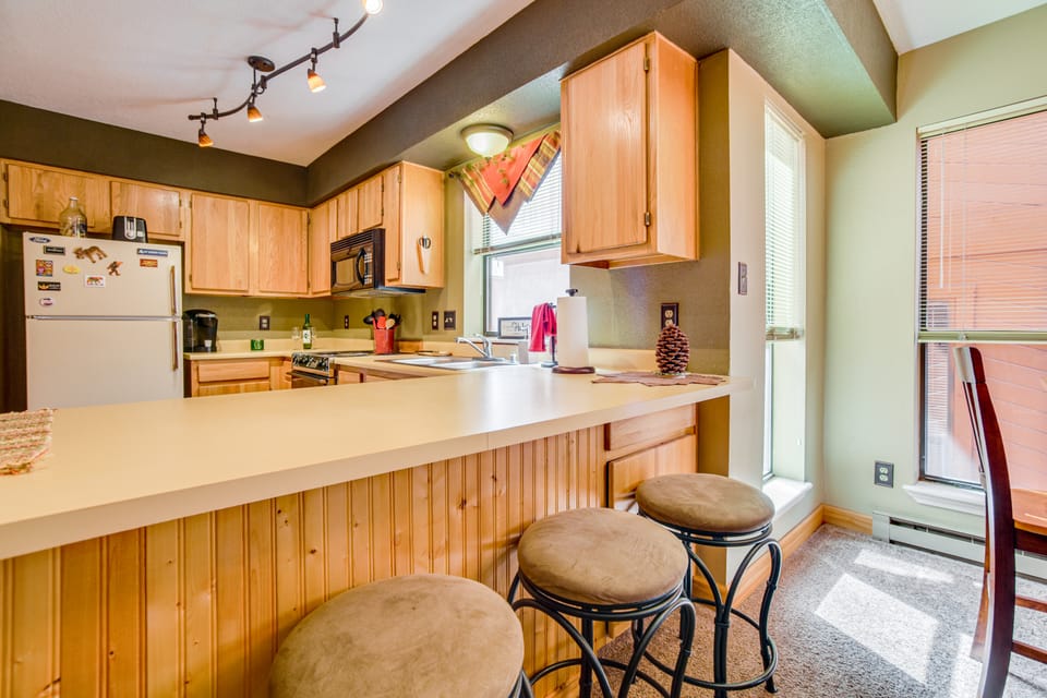 Walk to Angel Fire Resort! Mtn-View Condo Near Fun Apartment in Angel Fire