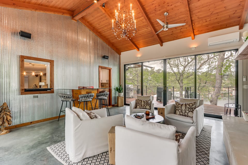 Grand Lake Group Getaway w/ Dock & Spacious Deck House in Lake O The Cherokees