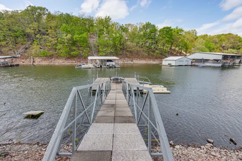 Grand Lake Group Getaway w/ Dock & Spacious Deck House in Lake O The Cherokees