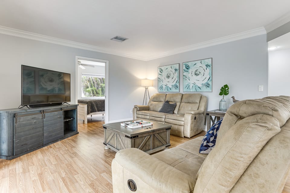 Golf Course Getaway! Port St Lucie Home w/ Lanai House in Port Saint Lucie