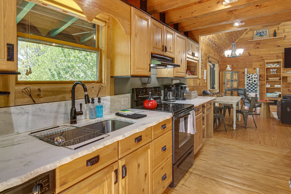 Hike, Bike, Tubing, Whitewater Rafting! Saluda Gem House in Tennessee