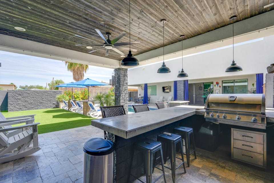 Easy Access to Hospitals! Mesa Casita w/ Hot Tub House in Mesa