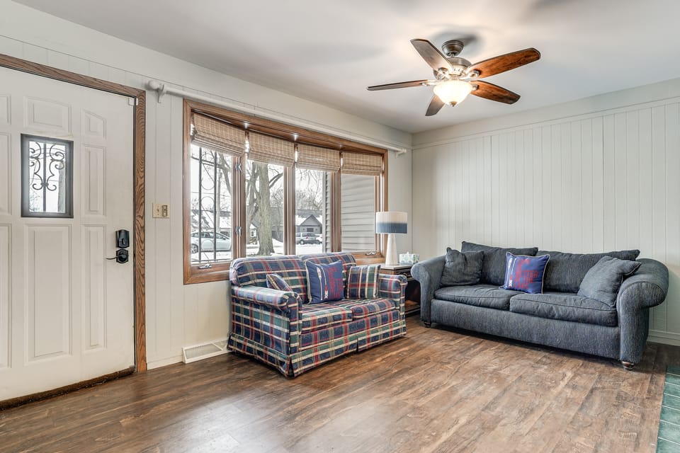 Lakefront Home w/ Views, 7 Mi to Dtwn Paw Paw House in Michigan