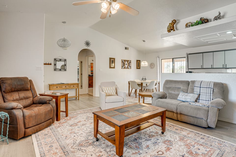 Spacious Yard! Yuma Escape, Near Shops & Golf House in Fortuna Foothills