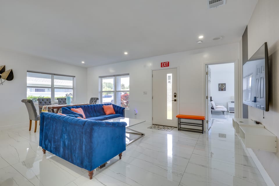 Luxe Ft Lauderdale Pool Oasis Near Airport & Beach House in Dania Beach