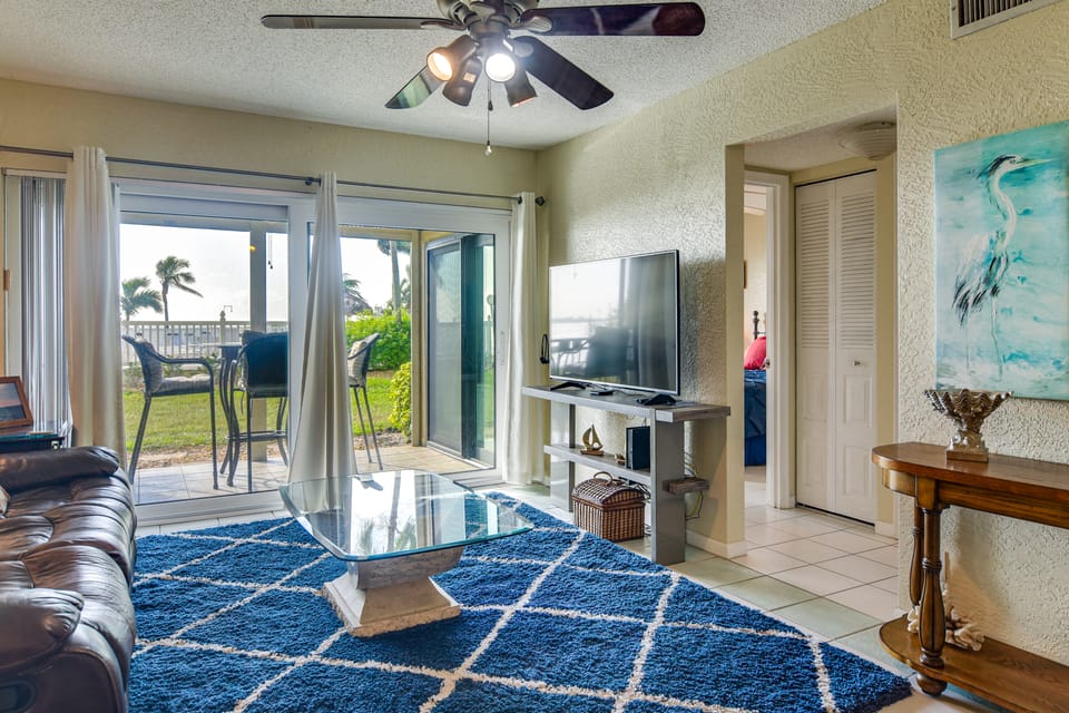 Pool Access! Extended Base 2 Mi to St Pete Beach Apartment in Isla del Sol