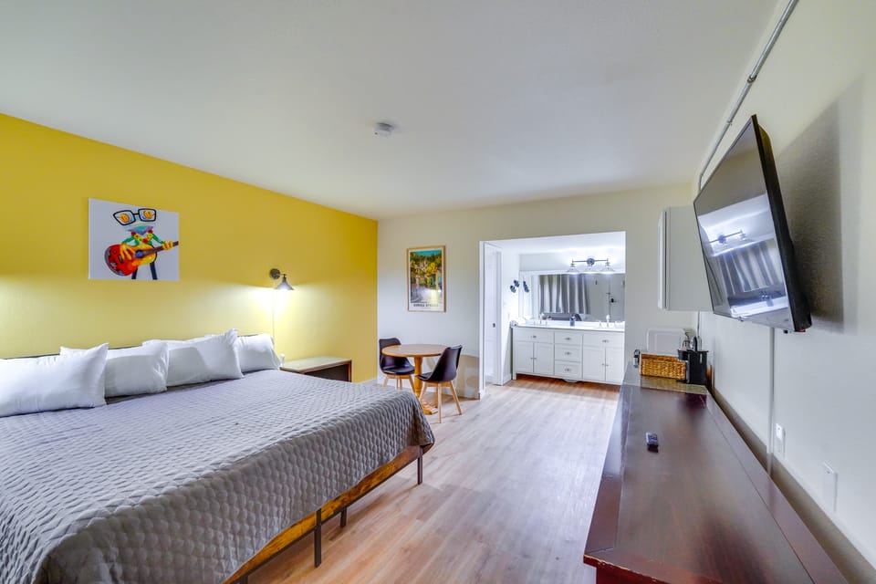 Quiet Couples Escape < 1 Mi to Dtwn Eureka Springs Apartment in Eureka Springs