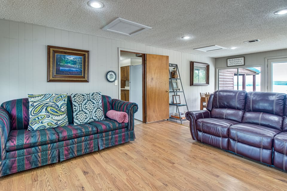 Boating & Fishing Basecamp! Lake Norfork Views House in Norfork Lake