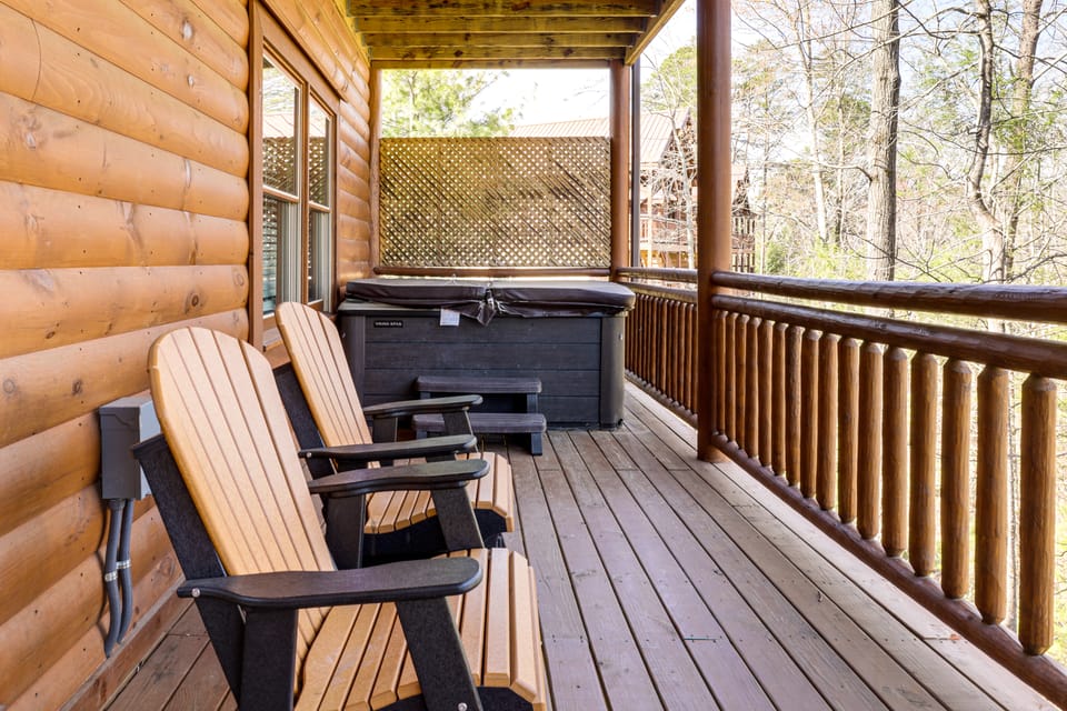 Cha Chas Castle': Smokies Lodge w/ Indoor Pool! House in Sevier County